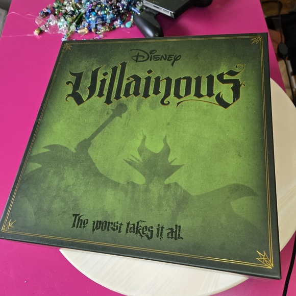 Disney Villainous Board Game - Picture 1 of 5